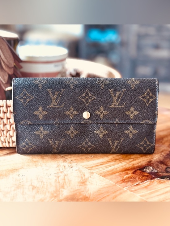 Louis Vuitton Handbags - Louis Vuitton vintage monogram, long Sarah wallet